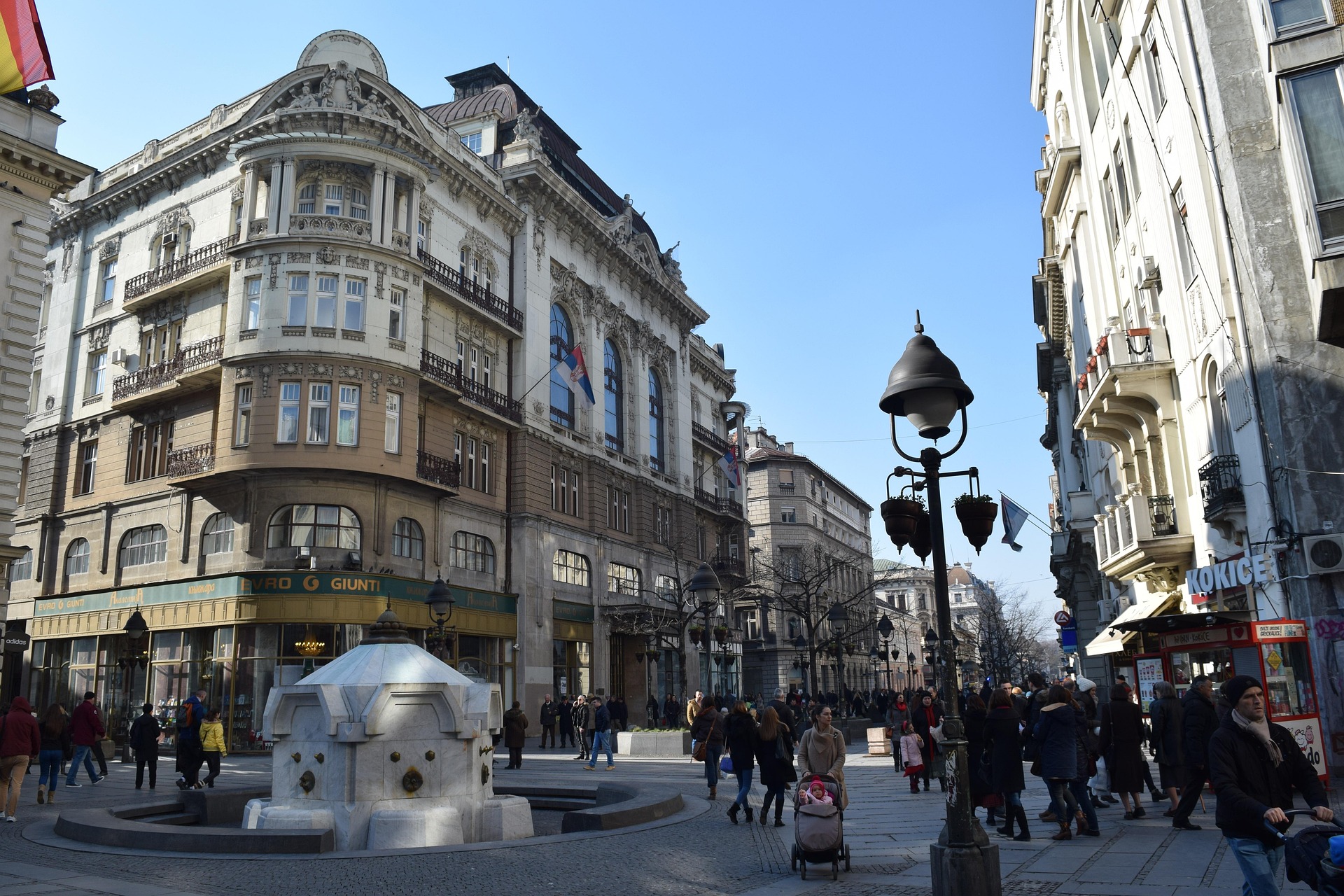 street-3293556_1920